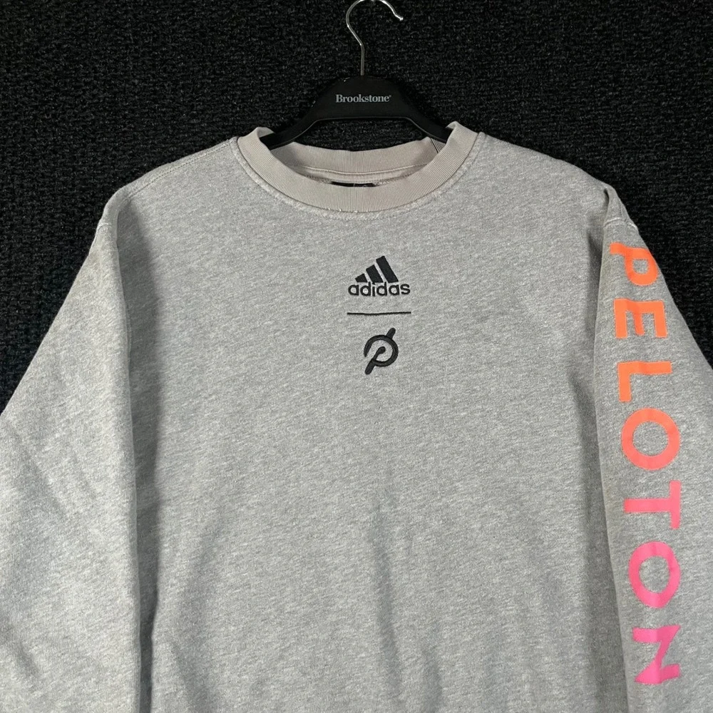 Adidas x Peloton Mens XS Heather Grey Crewneck Sweatshirt Sleeve Graphic Logo‎
